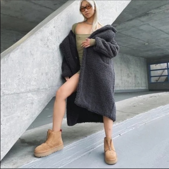 pink meep womens ugg neumel platform chukka boot black